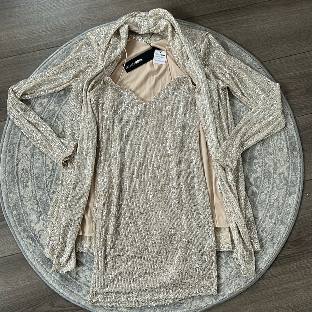 Fashion Nova - Sequin Cocktail Dress with matching blazer - M - NWT